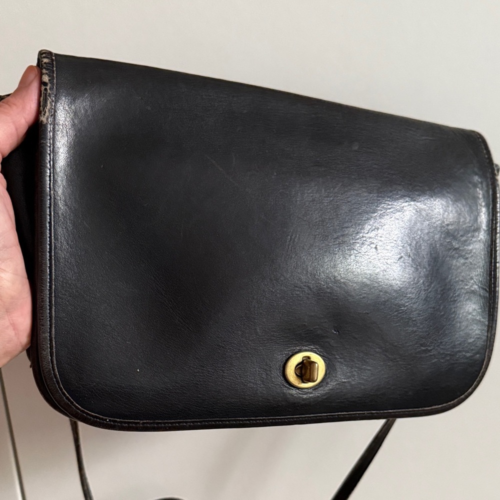 Coach Vintage Black Leather Shoulder Bag - Picture 2 of 11